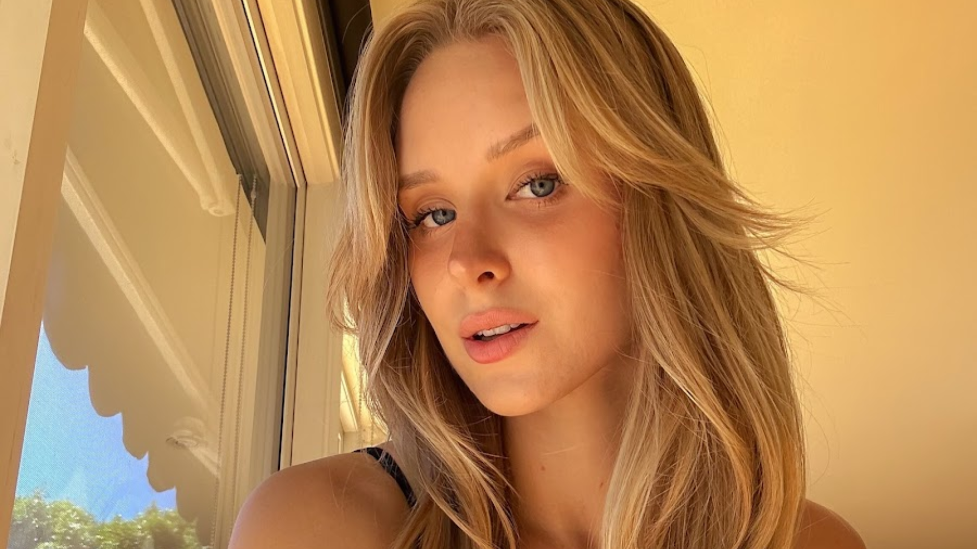 Most Sexy Personality of Instagram, and Onlyfans Biography – Caroline Zalog 