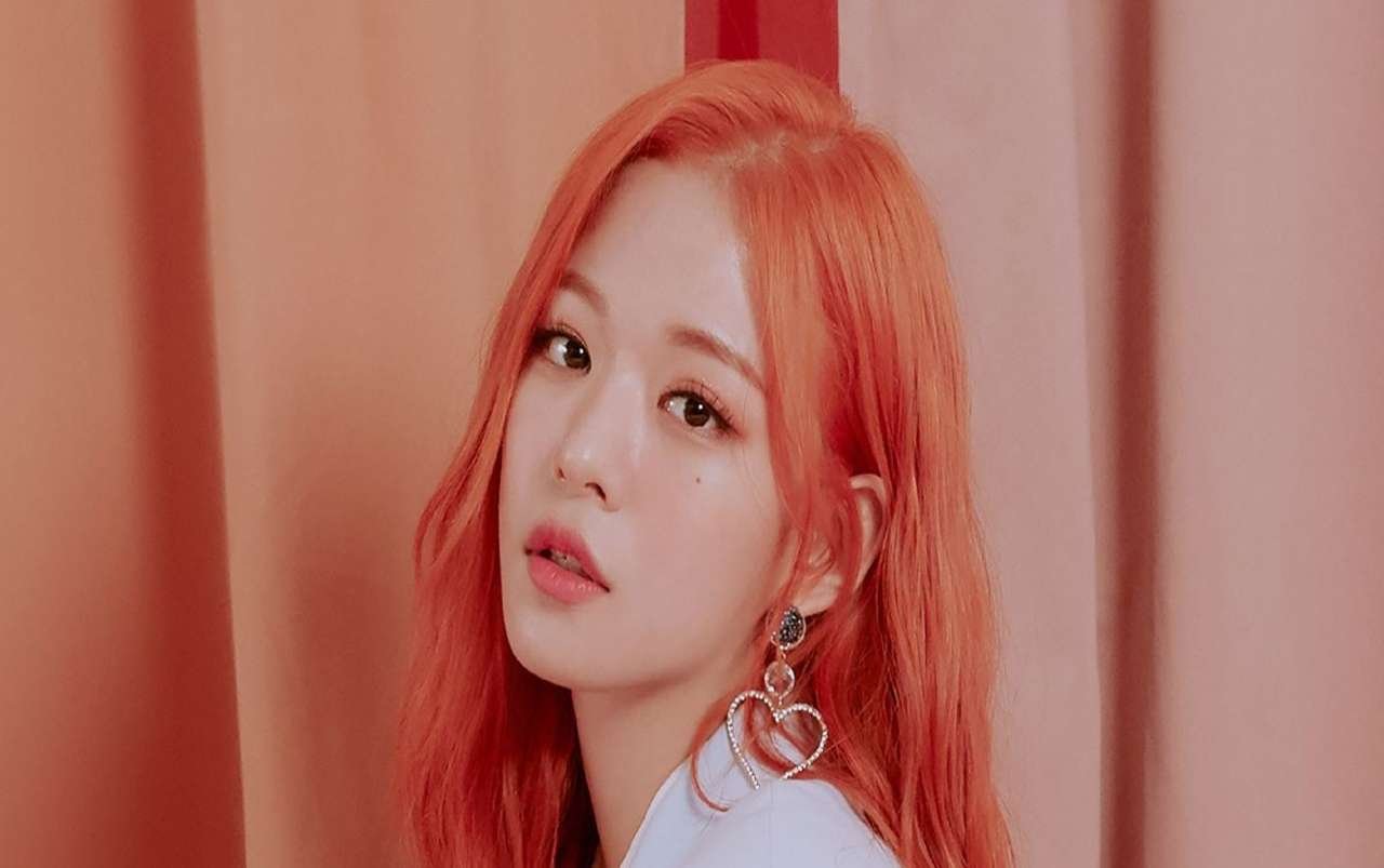 Lee Chaeyoung of fromis_9 to Miss Tonight’s Music Bank Global Festival Due to Health Reasons