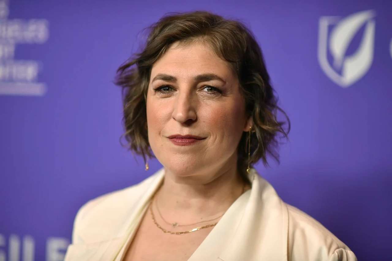 Mayim Bialik Steps Down as Jeopardy Host