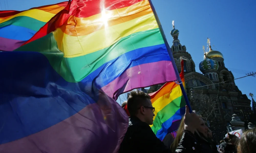 Police Crack Down on Moscow Gay Bars Following Supreme Court’s ‘Extremist’ Label for LGBTQ+ Movement