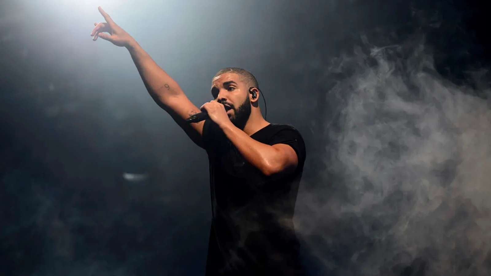 Drake Admits About Leaked Video in Shocking Mid-Concert Announcement